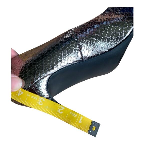 Torrid size 8.5 pewter silver pointed toe pumps silver heels snakeskin texture - Picture 12 of 12